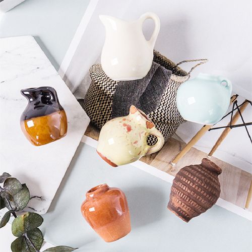 MINIATURE CERAMIC FLOWER POT