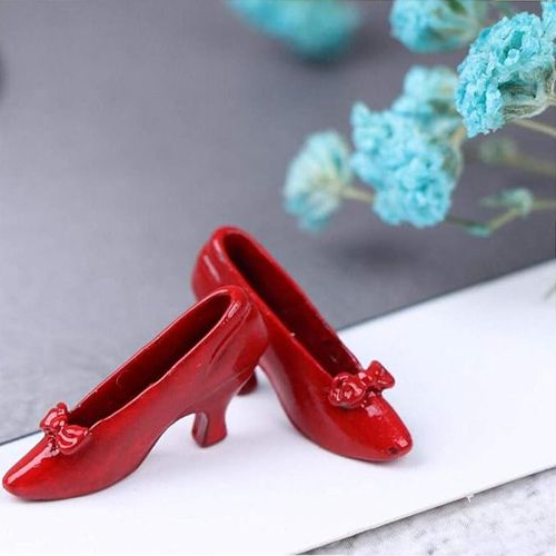 MINIATURE HIGH HEEL SHOE