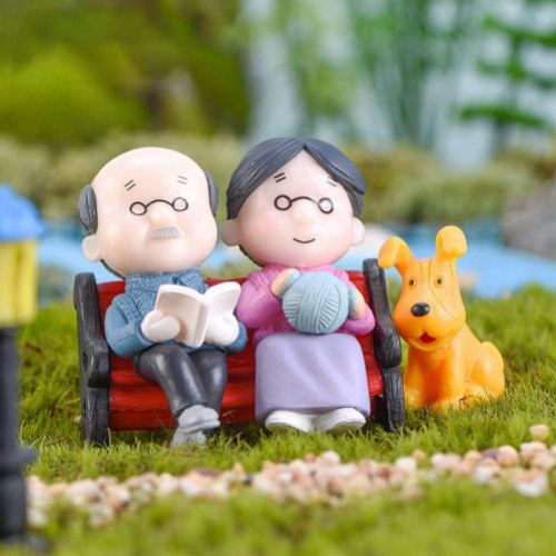 MINIATURE COUPLE DECORATION