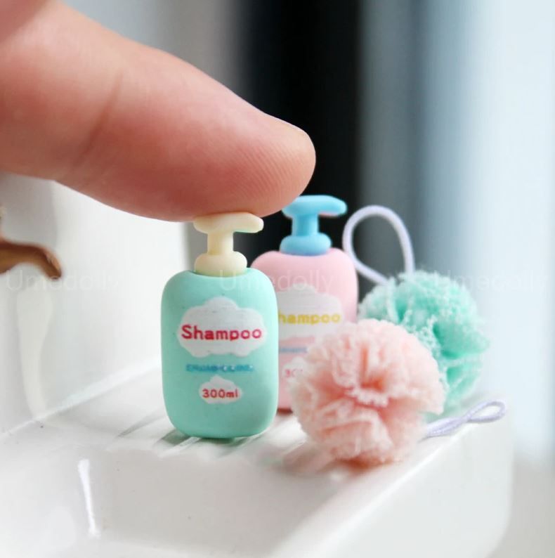 Miniature Shampoo & Loofah