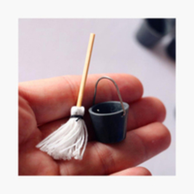 MINIATURE MOP WITH BUCKET