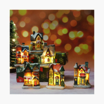 MINIATURE HOUSE WITH LIGHT